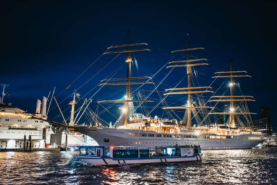 image n.11 of Hamburg: 1-Hour Harbor Evening Lights Cruise activity in Hamburg, uploaded by supplier