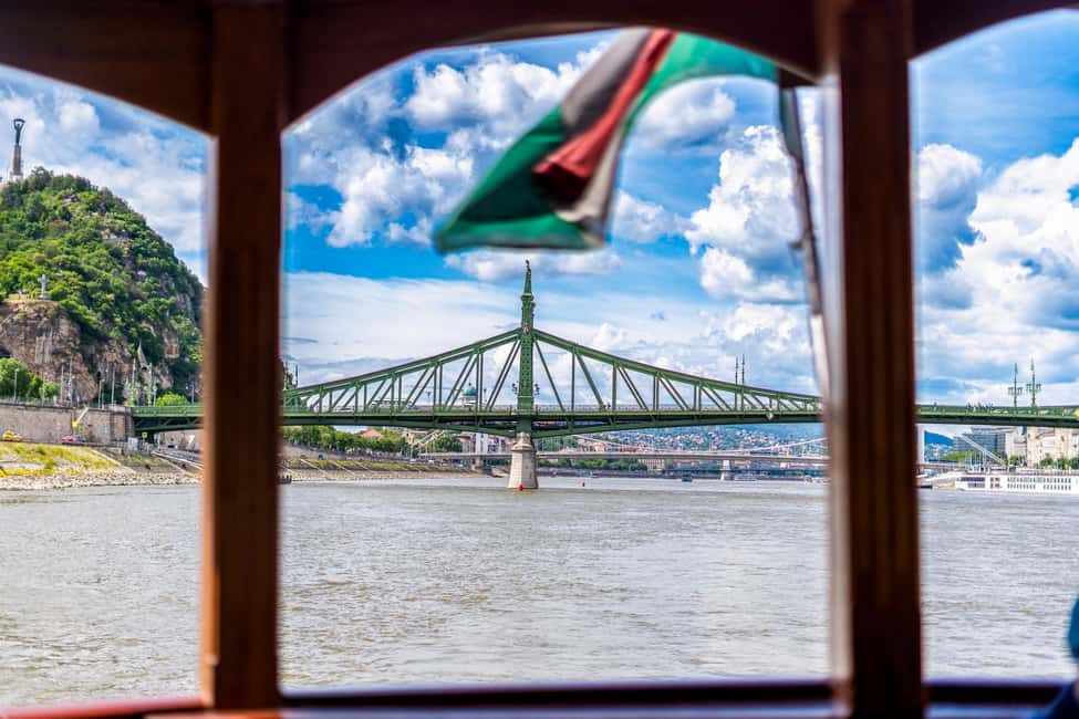 imagen n.º 17 de Budapest: Crucero Histórico con Bebida de Bienvenida actividad en Visegrad, subida por el proveedor