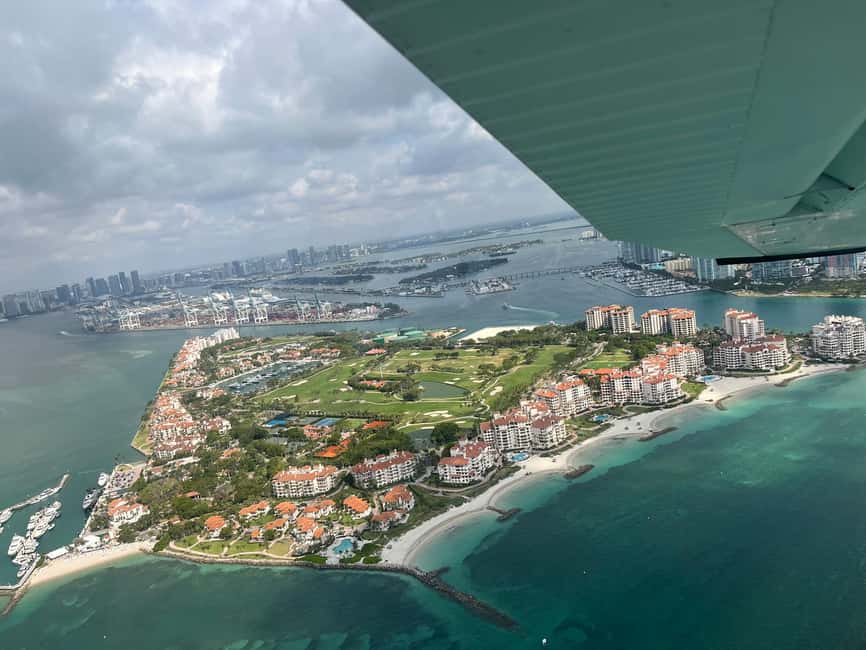 image n.17 of Miami Beach: South Beach Private Airplane Tour with Drinks activity in Miami, uploaded by supplier