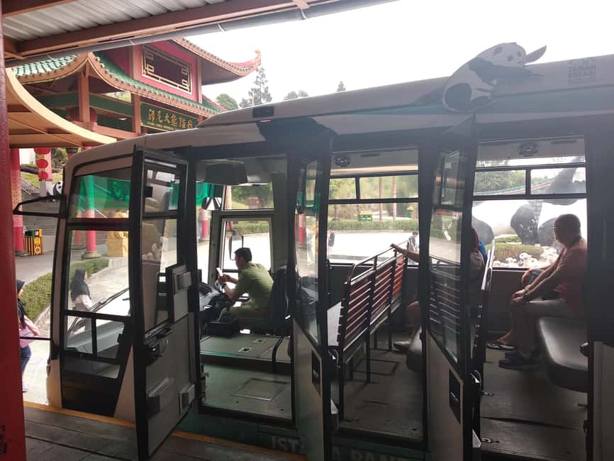 image n.9 of Jakarta : Taman Safari, Panda Palace, and Waterfall activity in Bogor, uploaded by supplier