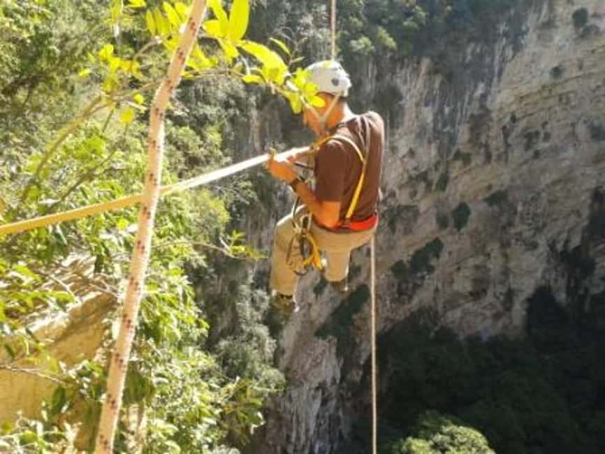 Image N°3 de Tuxtla Gutiérrez : Descente en rappel d'une journée dans le gouffre des perroquets activité à Chiapas, publiée par le prestataire