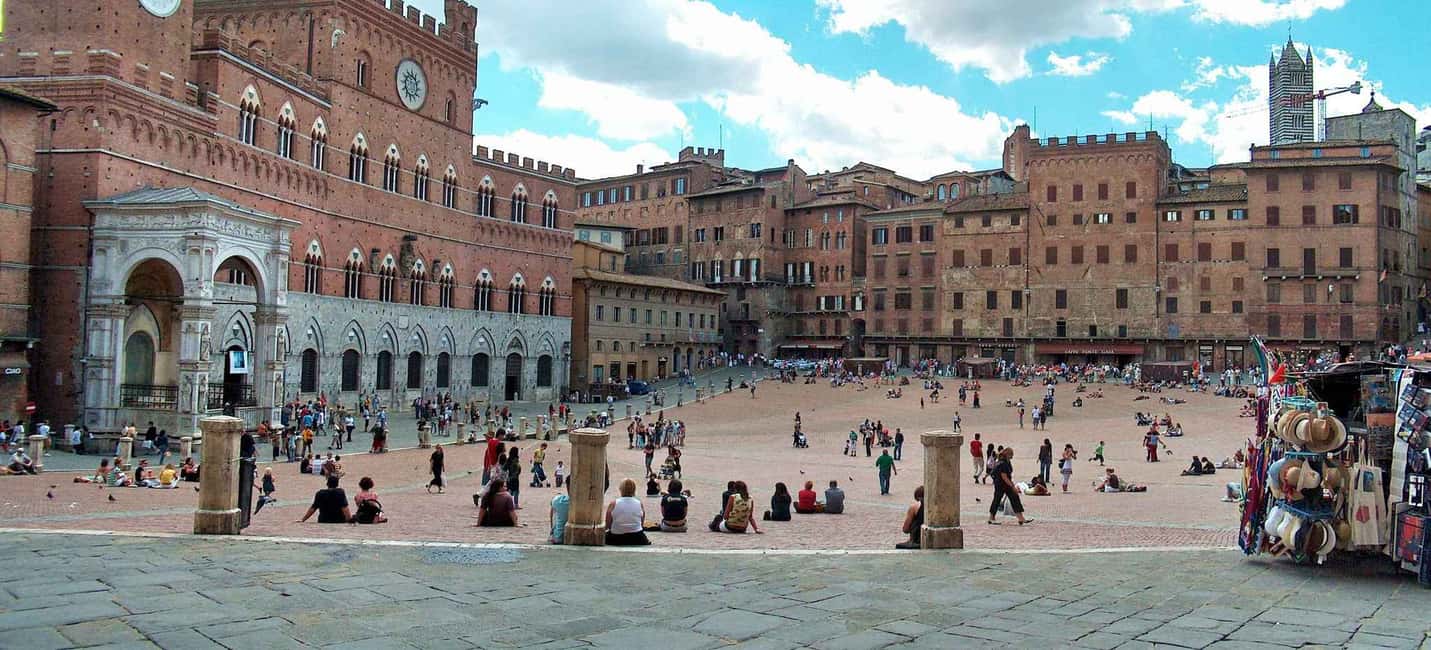 Immagine nº 1 di Tour di un giorno di Siena e San Gimignano e degustazione di vini da Roma attività a Siena, caricata dal fornitore