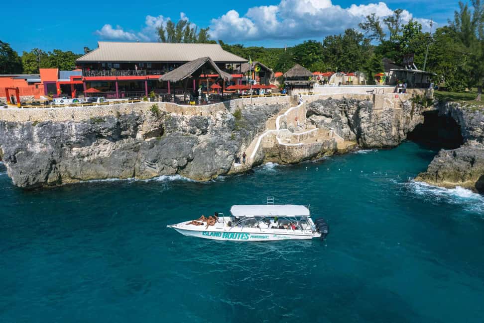 imagem n.7 de Montego Bay: viagem de lancha de um dia inteiro para Negril atividade em Negril, carregada pelo fornecedor