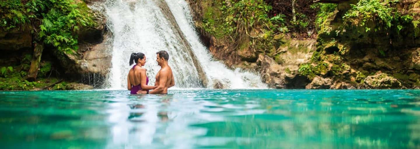 imagem n.3 de Tour particular para Blue Hole e Scotchies em Ocho Rios atividade em Jamaica, carregada pelo fornecedor