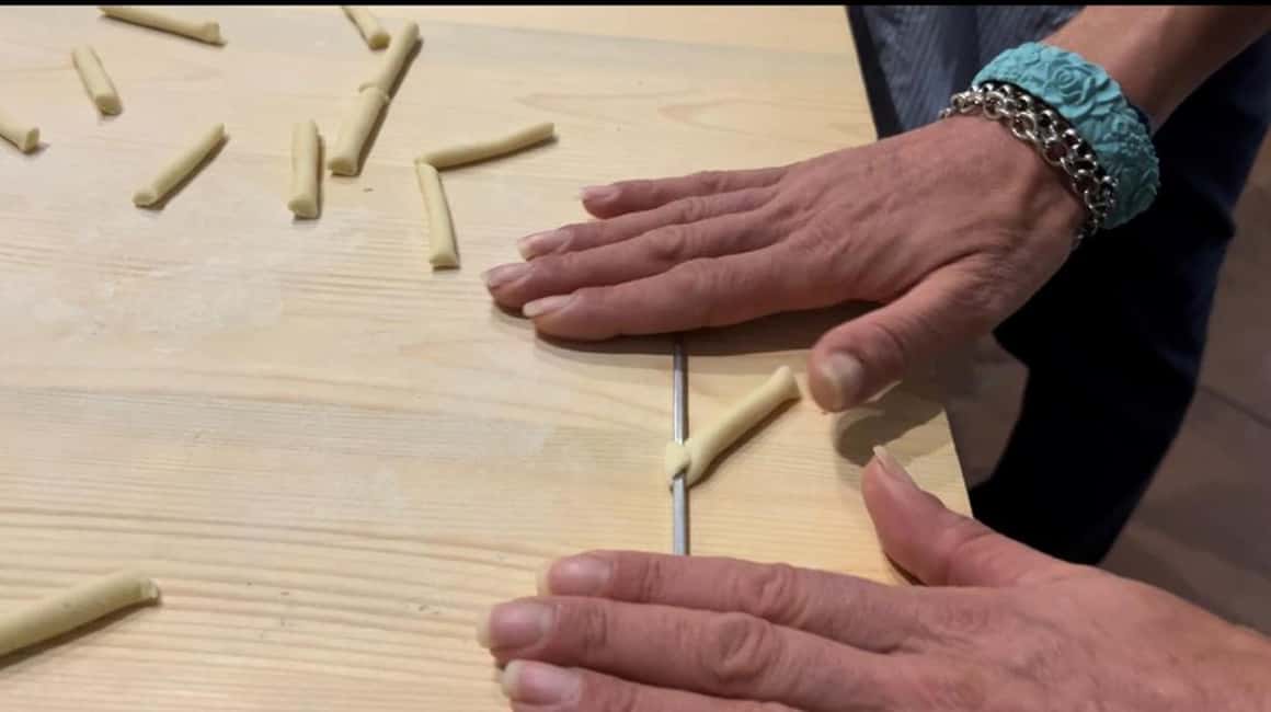 Immagine nº 2 di Corso di cucina a domicilio a Lecce: Orecchiette artigianali e vino da degustare attività a Lecce, caricata dal fornitore