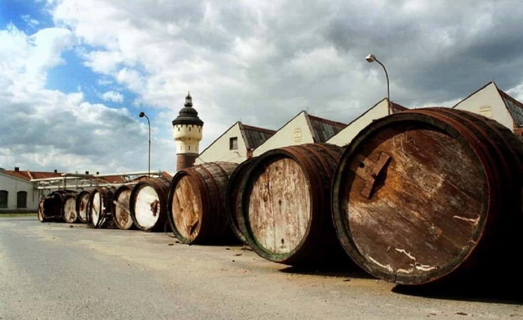 Immagine nº 1 di Visita combinata del birrificio Pilsner e della fabbrica di vetro Nizbor attività a Praga, caricata dal fornitore
