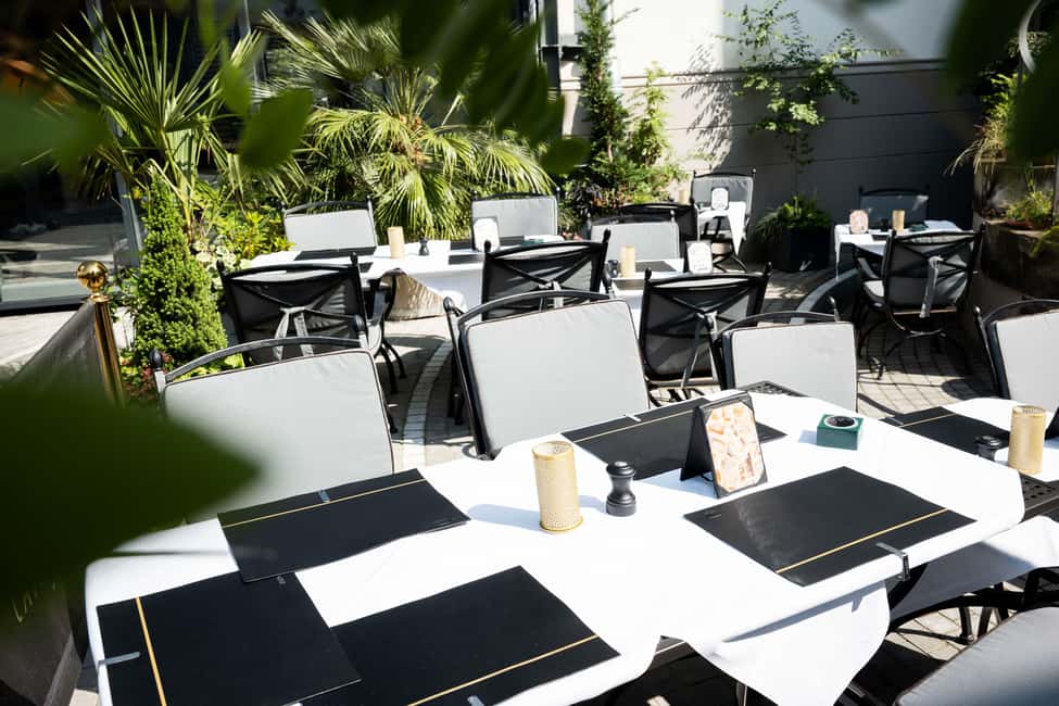 image n.9 of Berlin: Breakfast at Café Wintergarten activity in Berlin, uploaded by supplier