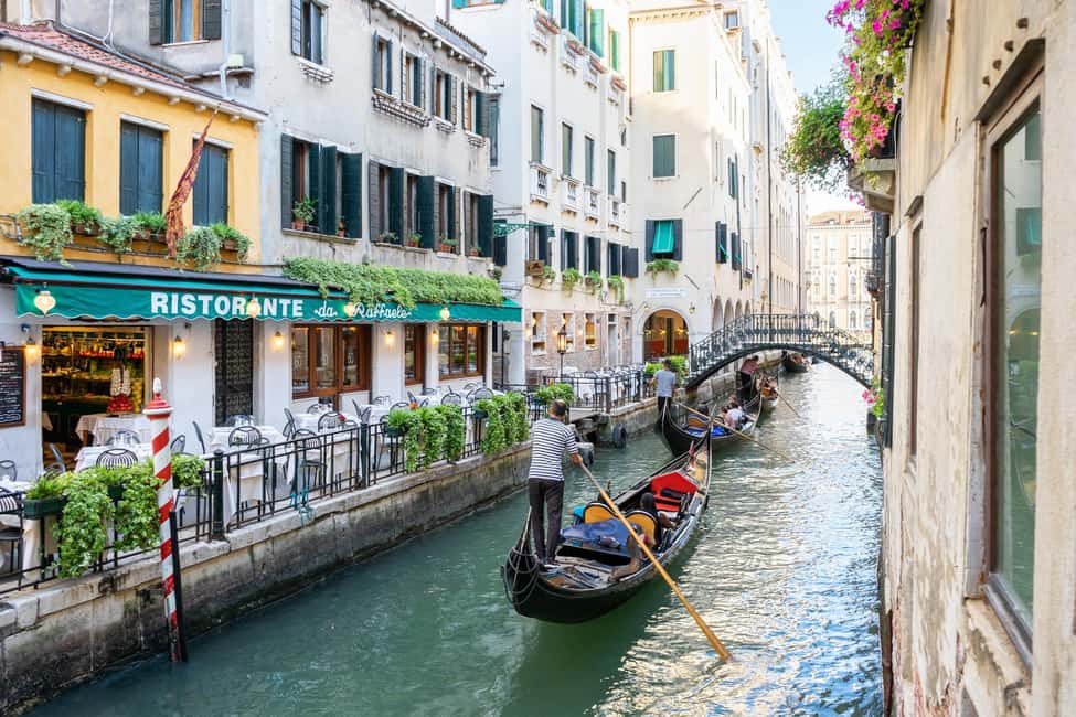 image n.9 of Venice: Romantic Gondola tour and Dinner for two activity in Venice, uploaded by supplier