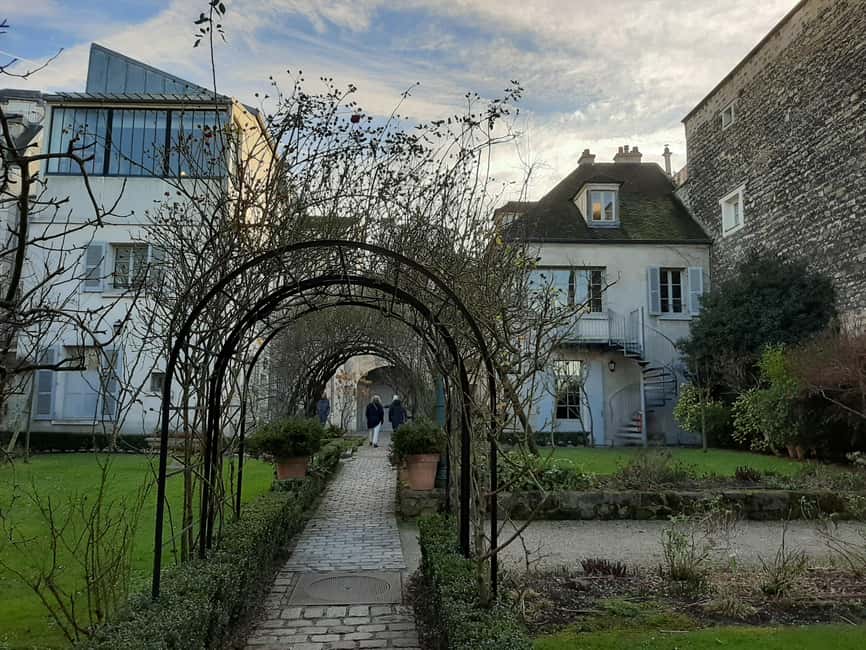 image n.19 of Montmartre Secret Gardens & French Goûter (snack) activity in Paris, uploaded by supplier