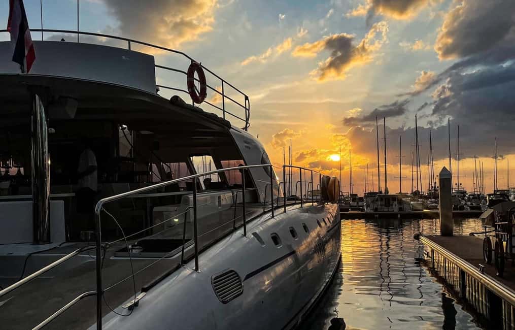 image n.17 of Pattaya: 3 Islands Day Tour on Catamaran with Buffet Lunch activity in Chonburi Province, uploaded by supplier