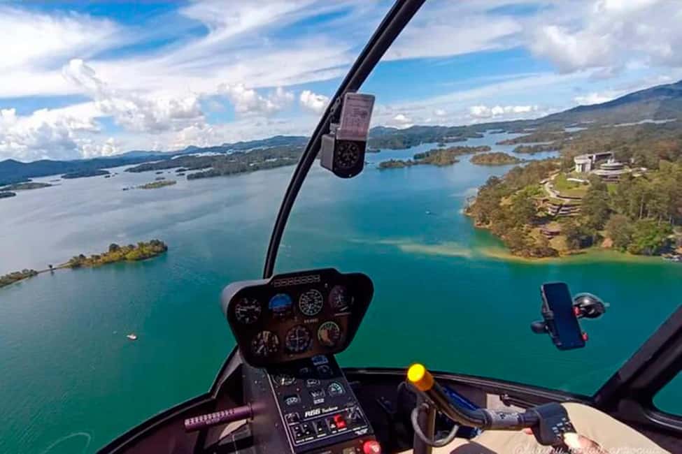 imagem n.29 de Medellín: Tour particular em Guatapé com helicóptero e passeio de barco atividade em Guatapé, carregada pelo fornecedor