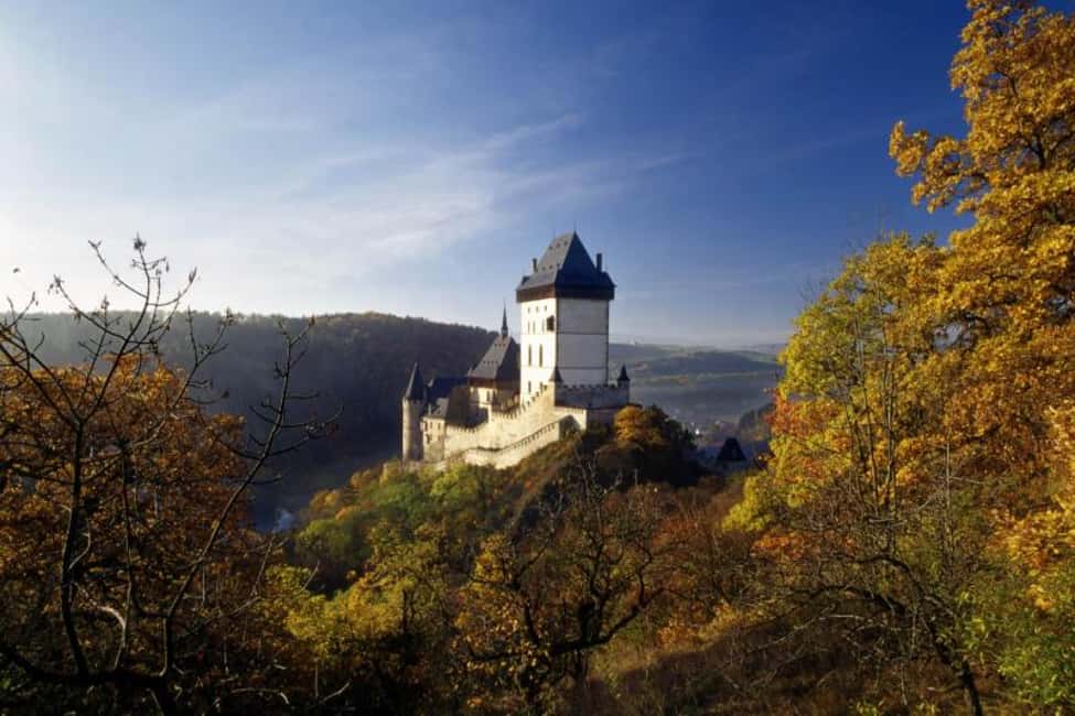 Karlštejn içindeki Prag'dan: Karlstejn Kalesi Hızlı Giriş Bileti ve Tur etkinliğinin tedarikçi tarafından yüklenen 1 no'lu görseli