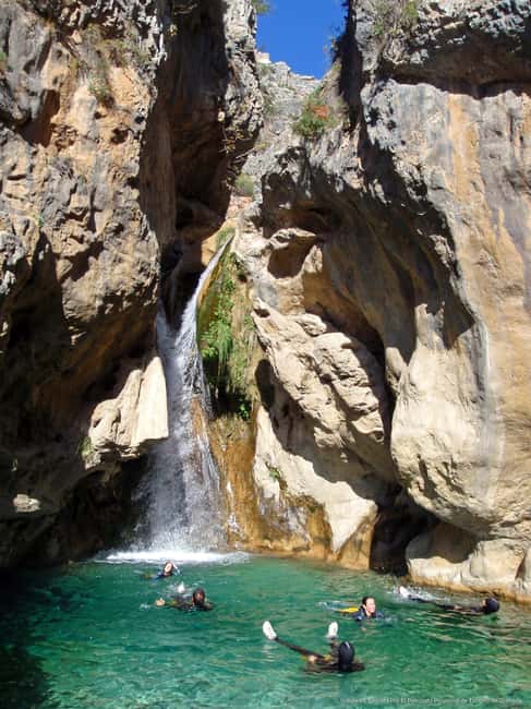 imagen n.º 7 de Excursión de un día a la Costa Tropical y las cuevas de Nerja desde Granada actividad en Andalucía, subida por el proveedor