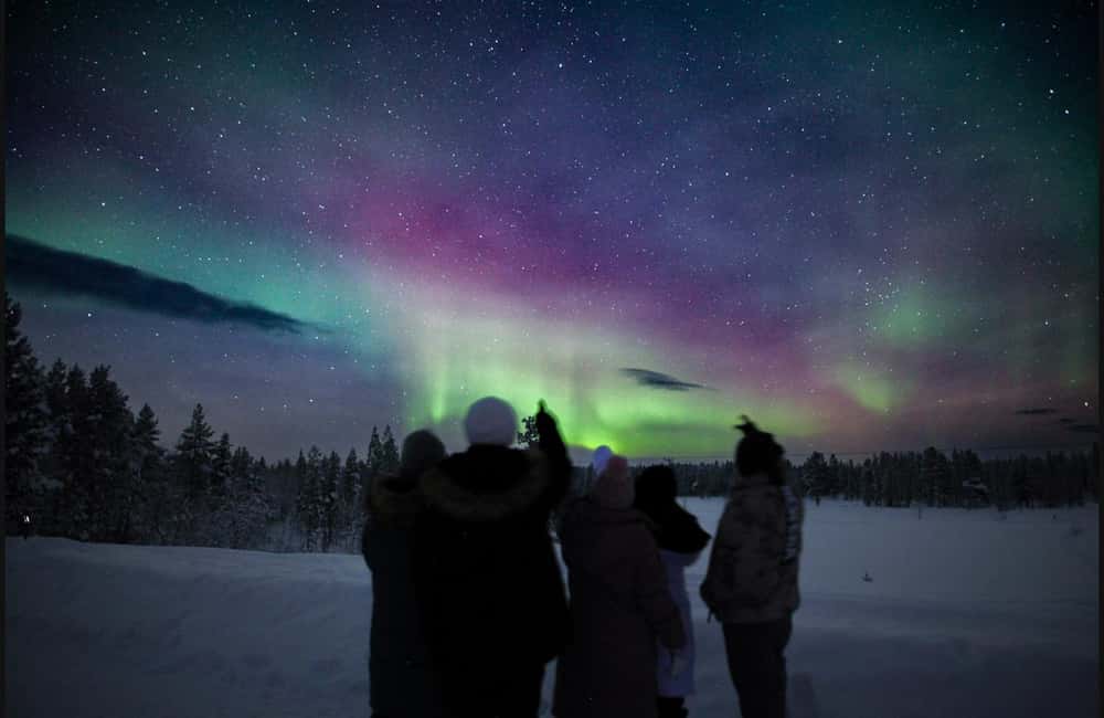 image n.7 of Saariselkä,Kakslauttanen: Aurora Hunting & Photography Tour. activity in Saariselkä, uploaded by supplier