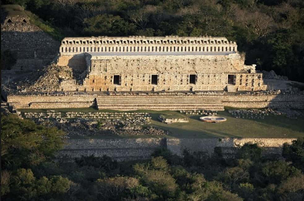 Image N°8 de Visite privée Kabah et Uxmal et atelier maya activité à Uxmal, publiée par le prestataire