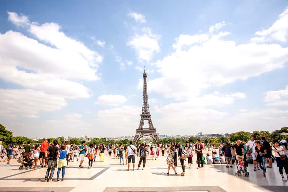 imagem n.2 de Paris: Acesso à Torre Eiffel por elevador e cruzeiro pelo Rio Sena atividade em Paris, carregada pelo fornecedor