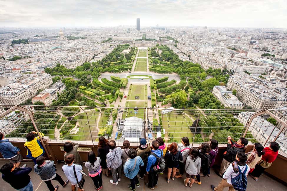 imagem n.6 de Paris: Acesso à Torre Eiffel por elevador e cruzeiro pelo Rio Sena atividade em Paris, carregada pelo fornecedor