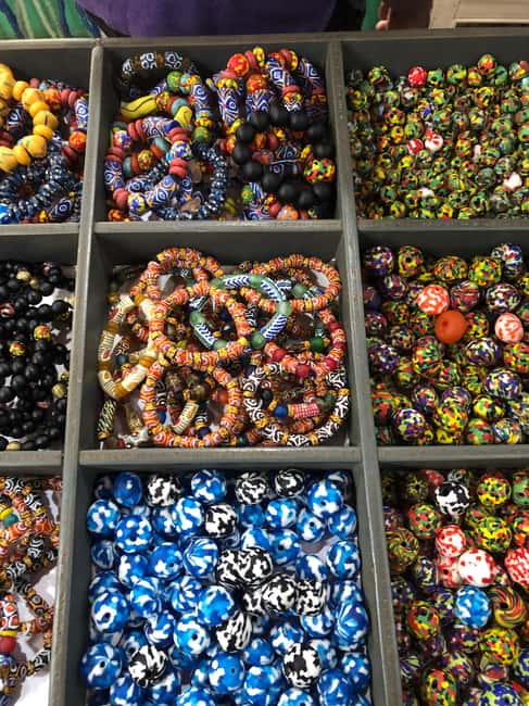 Bild Nr. 1 von Workshop zur traditionellen Perlenherstellung Aktivität in Accra, hochgeladen vom Anbieter