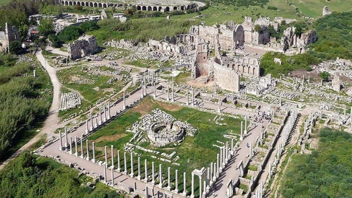 Antalya içindeki Öğle Yemeği ve Rehber eşliğinde Antik Roma Alanları Günlük Turu etkinliğinin tedarikçi tarafından yüklenen 9 no'lu görseli