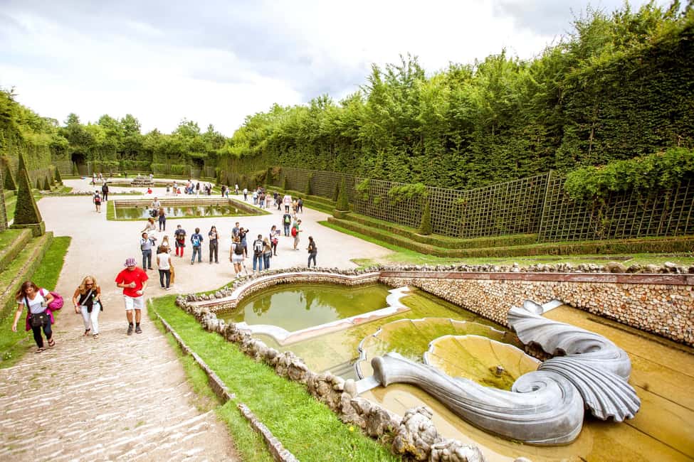 Image N°9 de Depuis Paris : Visite du château et des jardins de Versailles à vélo avec billets activité à Paris, publiée par le prestataire
