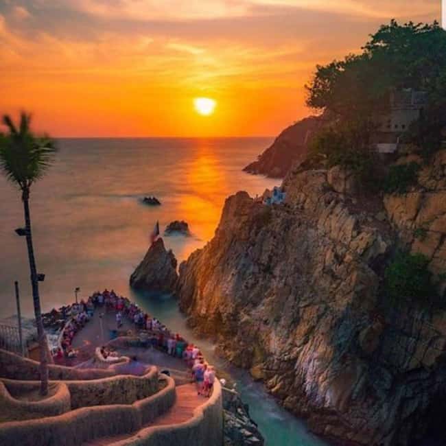 image n.3 of Acapulco: Express Cliff Diving Show Tour activity in Acapulco, uploaded by supplier