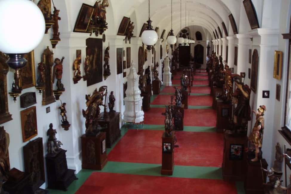 Immagine nº 7 di Praga: Tour guidato del Castello di Karlštejn con biglietto d'ingresso attività a Karlštejn, caricata dal fornitore