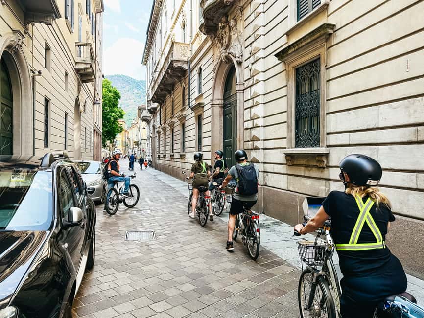 imagem n.8 de Lago Como: passeio de eBike com guia ao vivo, capacete eletrônico e iPad atividade em Lombardia, carregada pelo fornecedor