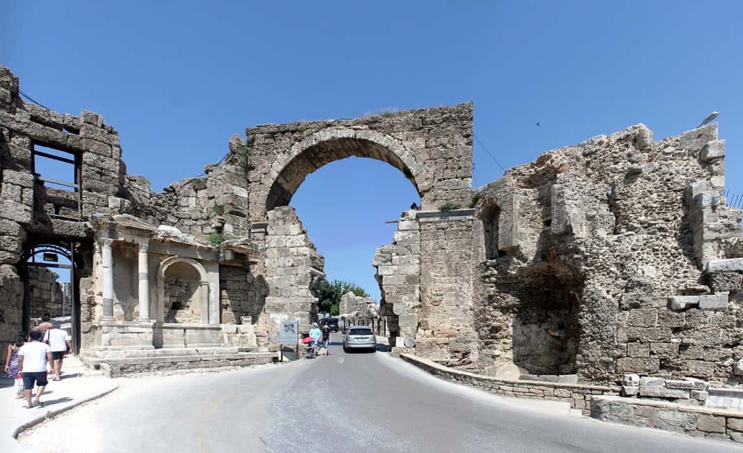 Antalya içindeki Alanya: Aspendos, Manavgat Şelaleleri ve Side Şehir Turu etkinliğinin tedarikçi tarafından yüklenen 4 no'lu görseli