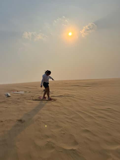 imagem n.3 de Santa Cruz: Sandboard em Lomas de Arena atividade em Santa Cruz, carregada pelo fornecedor