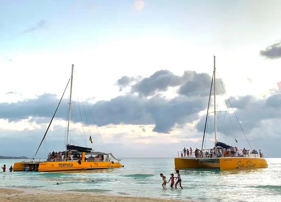 imagem n.2 de De Falmouth/Ocho Rios: Praia de Negril e cruzeiro de catamarã atividade em Montego Bay, carregada pelo fornecedor