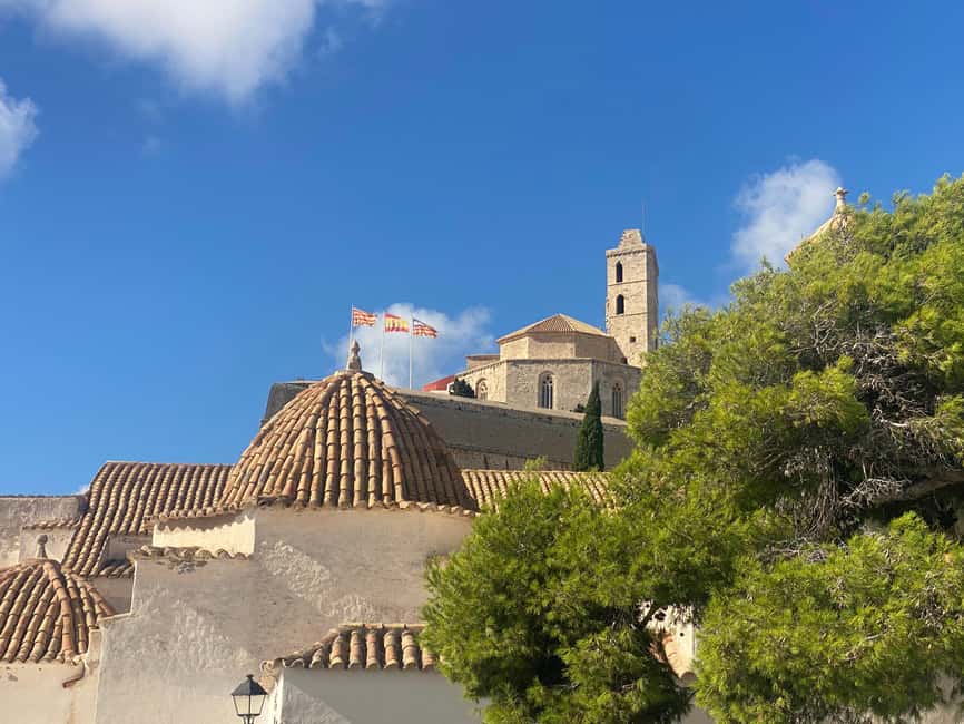 Image N°5 de Ibiza : Visite pied à pied de Dalt Vila avec atelier de Sangría activité à Ibiza (ville), publiée par le prestataire