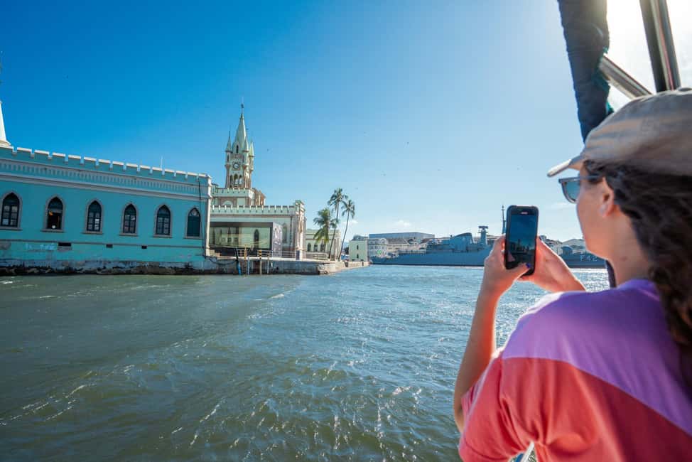 image n.19 of Glória: Sunset Speedboat Cruise with Drinks and Snacks activity in Rio de Janeiro, uploaded by supplier