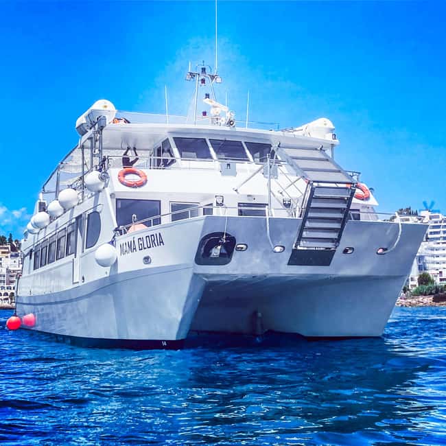 Image N°27 de Ibiza : Soirée VIP sur un catamaran avec Open Bar Premium, Paella et Ticket Club activité à Ibiza (ville), publiée par le prestataire