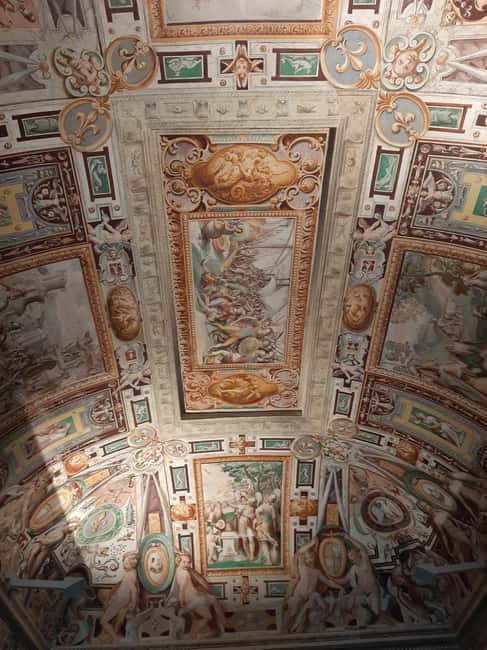 Immagine nº 24 di Da Roma: tour guidato di un giorno ai Giardini di Tivoli e alla Villa Adriana attività a Tivoli, Lazio, caricata dal fornitore