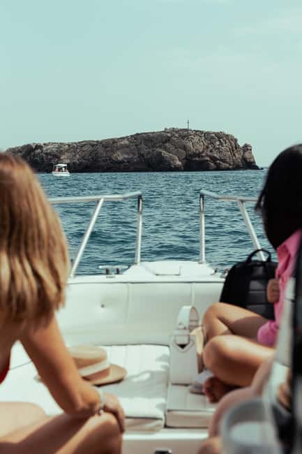 image n.9 of Polignano a Mare: Speedboat Cruise to Caves with Aperitif activity in Polignano a Mare, uploaded by supplier