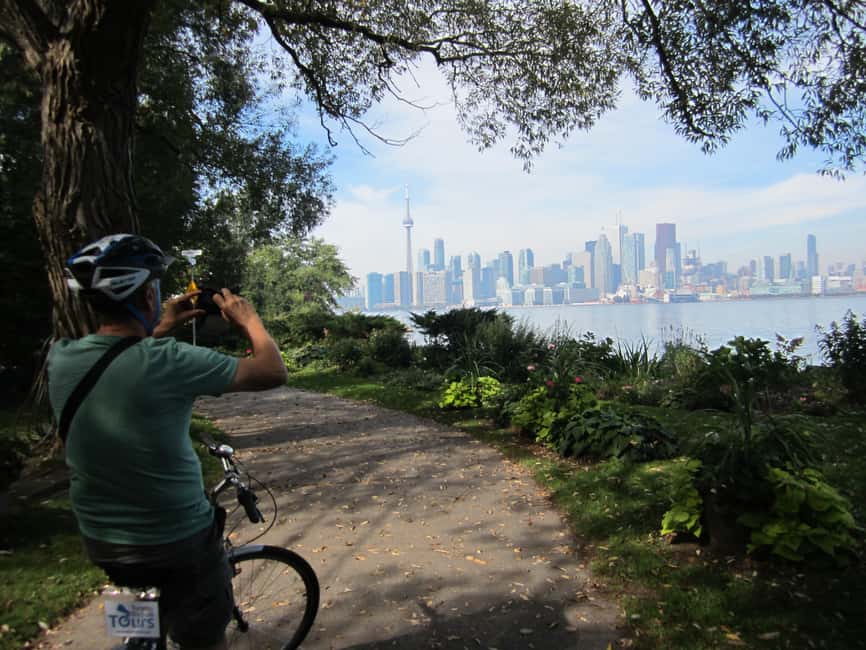 image n.3 of Toronto Islands: Morning or Twilight 3.5-Hour Bike Tour activity in Toronto, uploaded by supplier