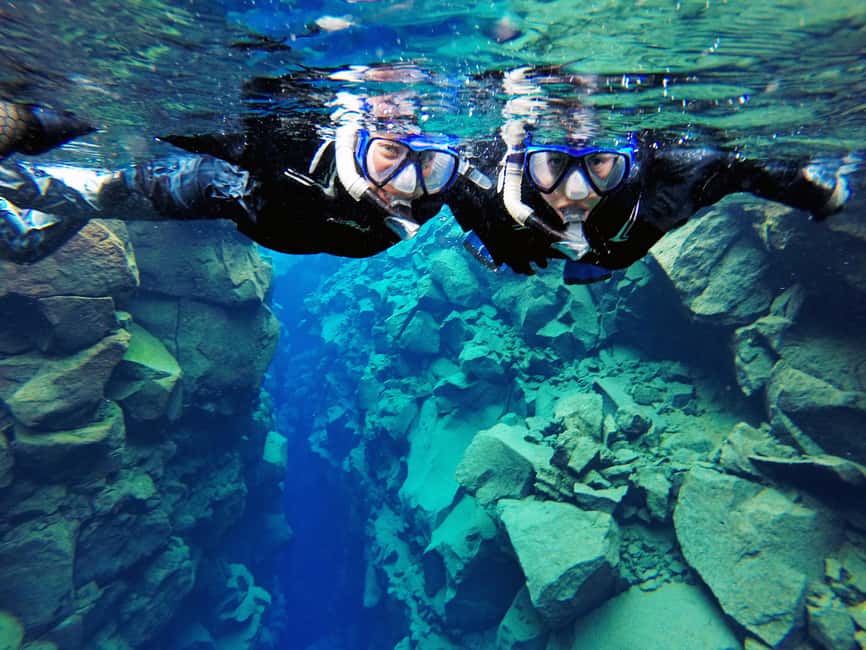 imagen n.º 7 de Silfra: Excursión de medio día de snorkel con fotos submarinas actividad en Suðurland, subida por el proveedor