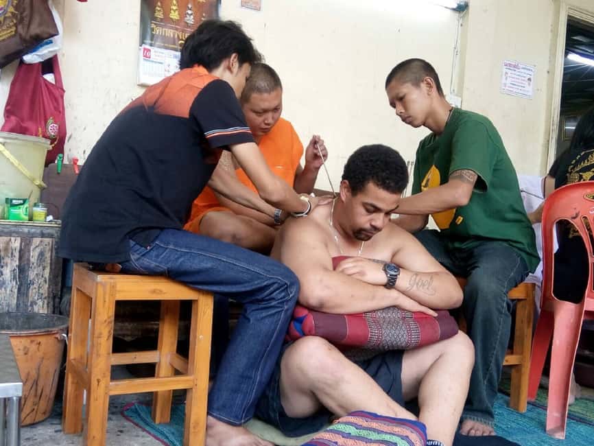 Image N°4 de Depuis Bangkok : Tatouage sacré au Wat Bang Phra activité à Nakhon Pathom, publiée par le prestataire