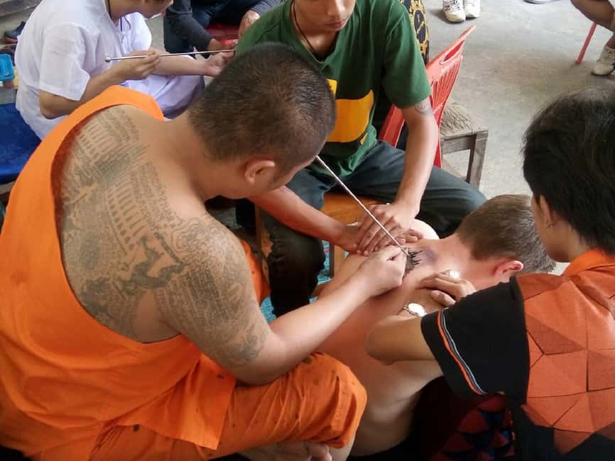 Image N°5 de Depuis Bangkok : Tatouage sacré au Wat Bang Phra activité à Nakhon Pathom, publiée par le prestataire