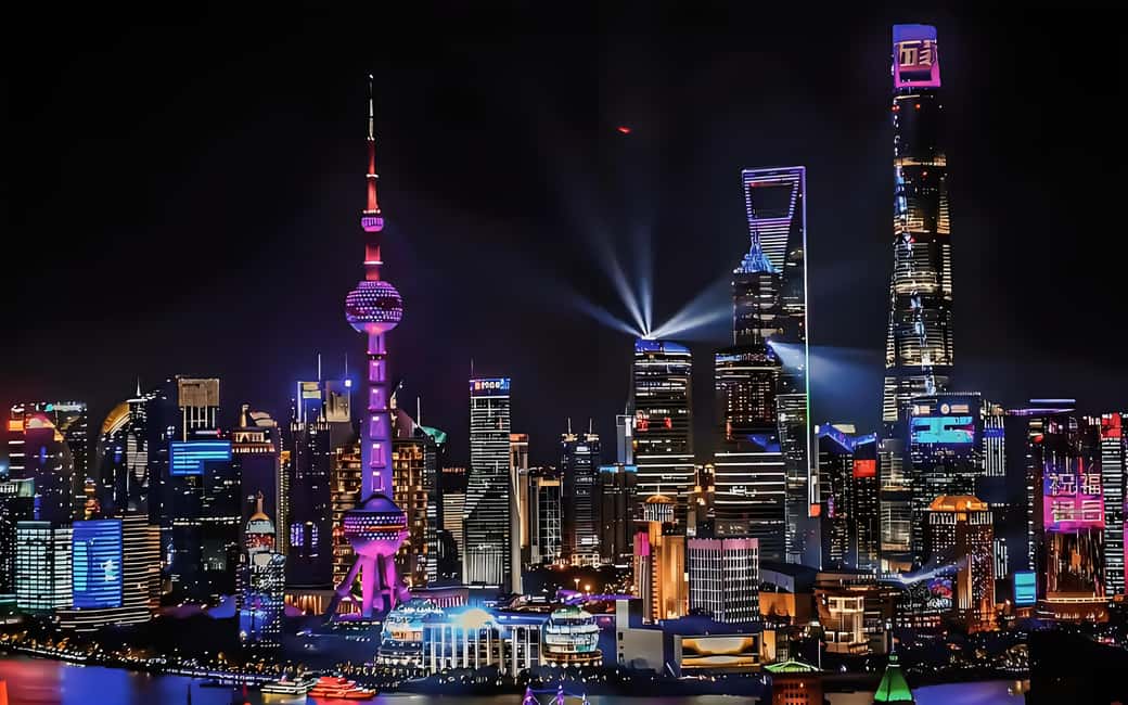 Image N°3 de Croisière nocturne sur le fleuve Shanghai : siège VIP et dîner authentique activité à Shanghaï, publiée par le prestataire