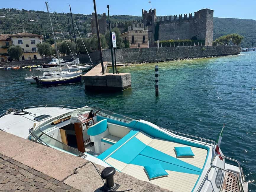 Immagine nº 5 di Lago di Garda: Crociera privata al tramonto a Isola del Garda attività a Lombardia, caricata dal fornitore