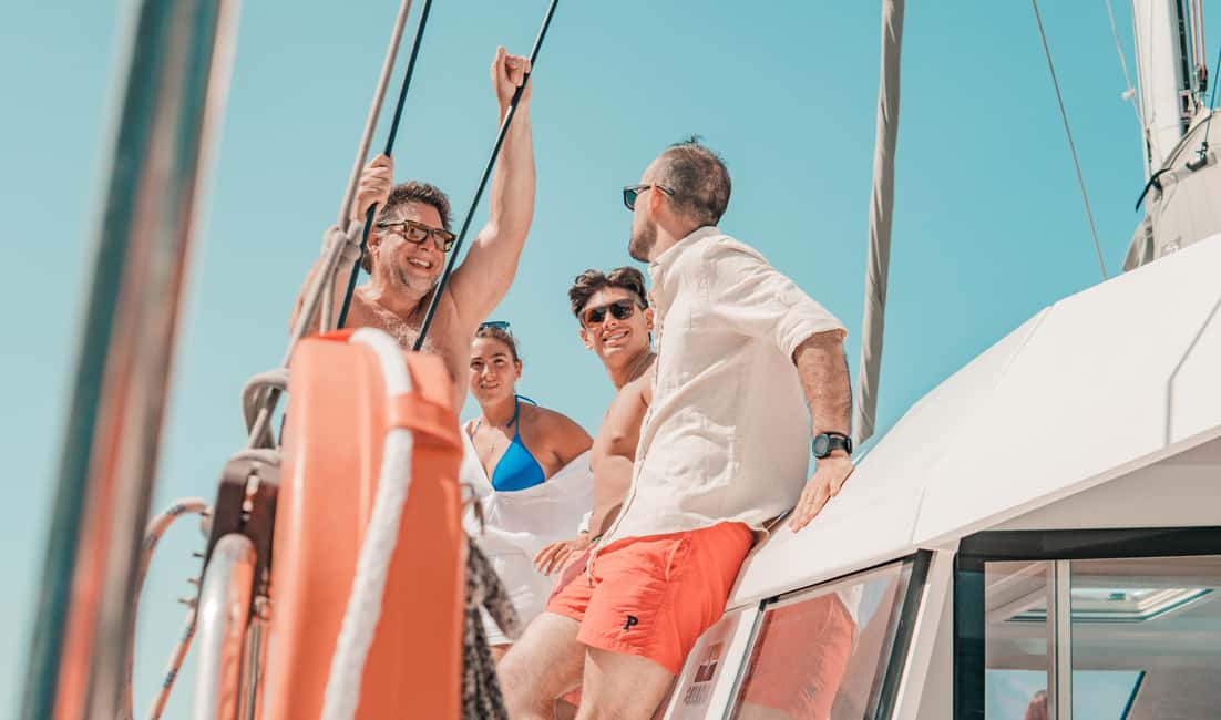 Immagine nº 12 di Catamarano di lusso Panormo: pranzo gourmet, calette nascoste e nuotate attività a Panormos in Rethymno, caricata dal fornitore