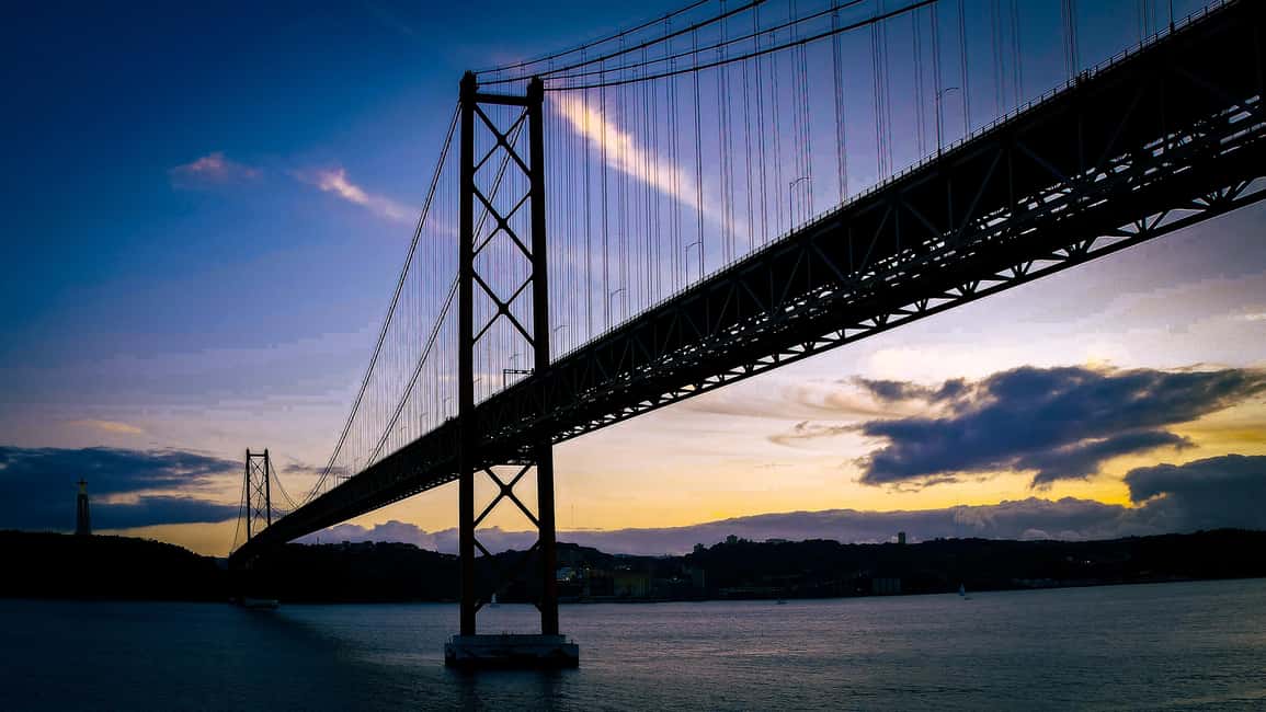 afbeelding n.23 van Lissabon: Catamarancruise bij zonsondergang, muziek en open bar activiteit in Lissabon, geüpload door aanbieder