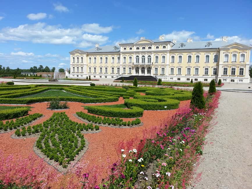 imagem n.1 de Vilnius: Colina das Cruzes, Palácio Rundale, Castelo Bauska atividade em Distrito de Rundale, carregada pelo fornecedor
