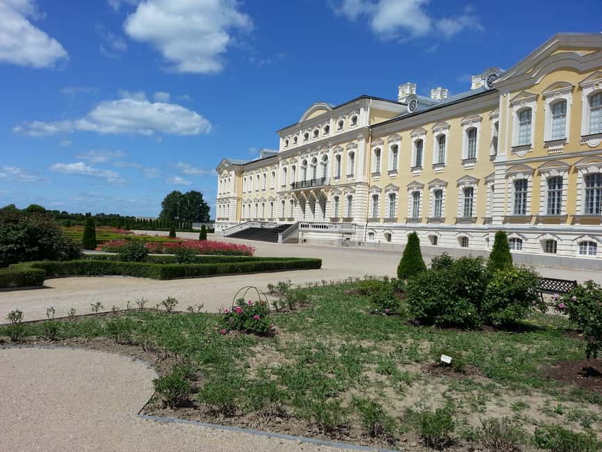 imagem n.2 de Vilnius: Colina das Cruzes, Palácio Rundale, Castelo Bauska atividade em Distrito de Rundale, carregada pelo fornecedor