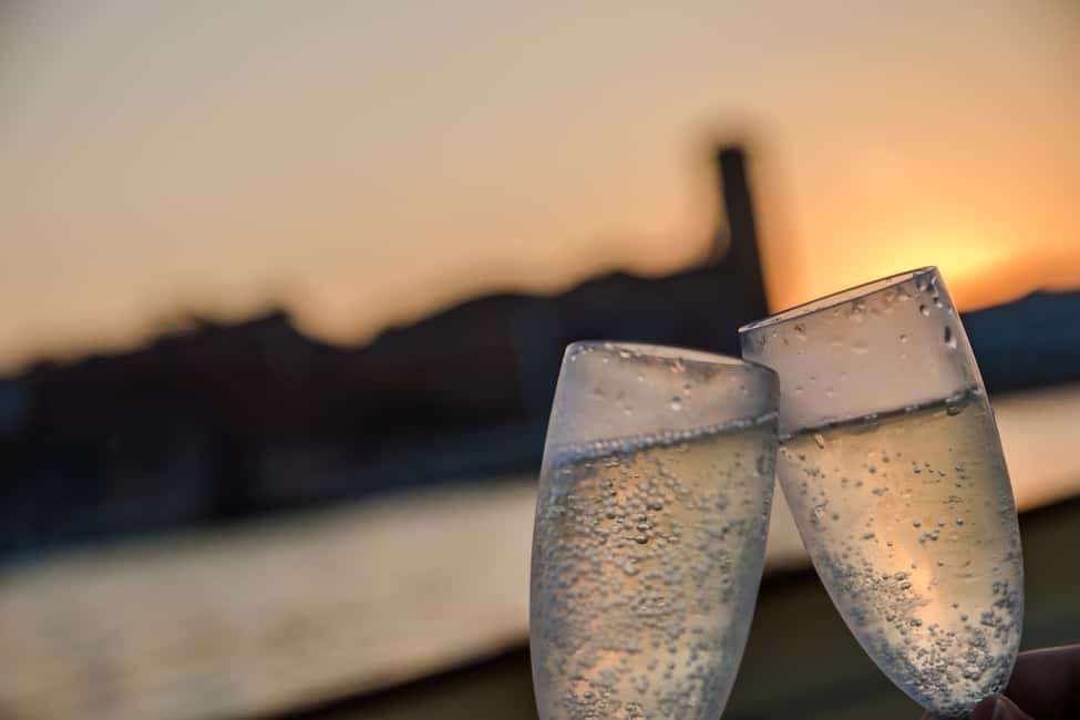 Immagine nº 7 di Venezia: Crociera al tramonto con una tipica barca veneziana attività a Venezia, caricata dal fornitore