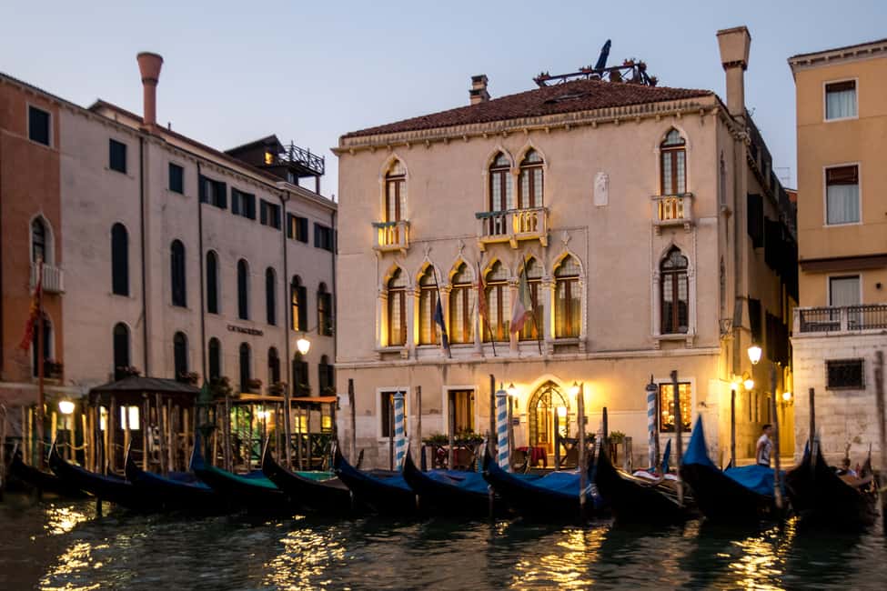 Immagine nº 13 di Venezia: Crociera al tramonto con una tipica barca veneziana attività a Venezia, caricata dal fornitore