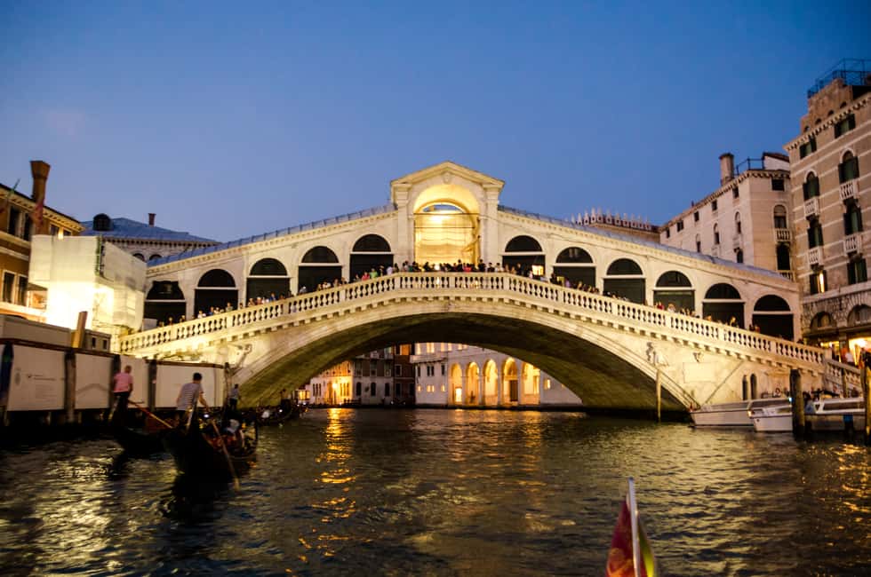 Immagine nº 15 di Venezia: Crociera al tramonto con una tipica barca veneziana attività a Venezia, caricata dal fornitore