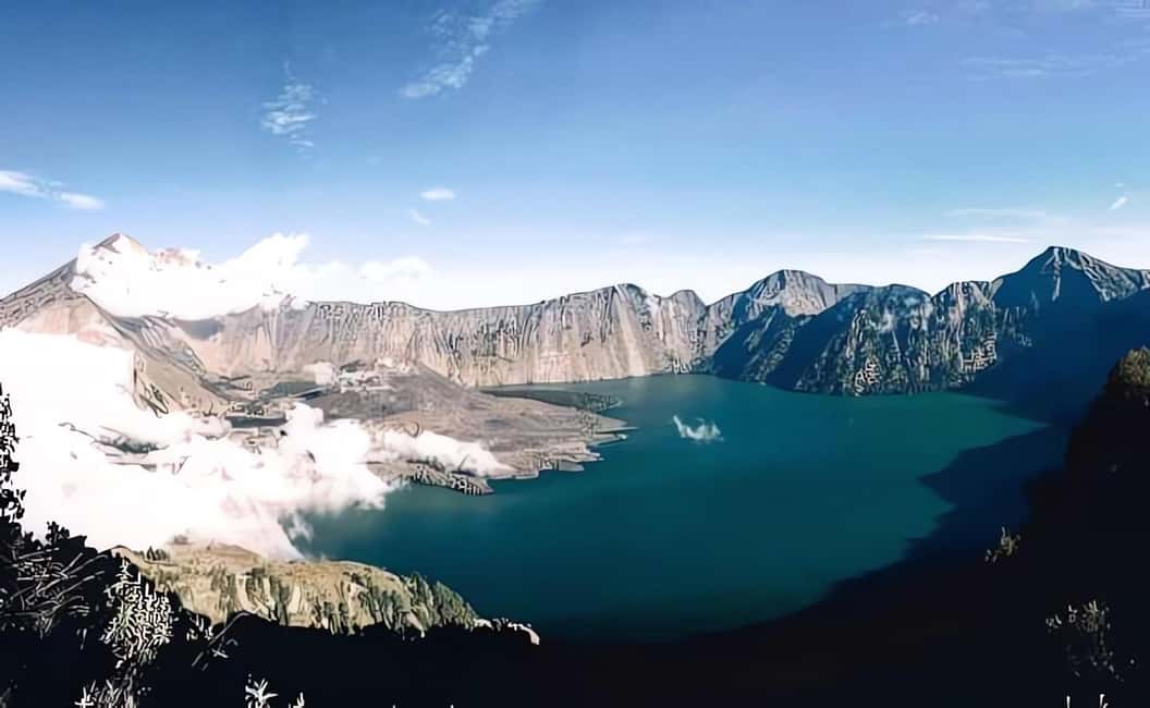 image n.8 of 2D/1N senaru crater rim activity in West Nusa Tenggara, uploaded by supplier