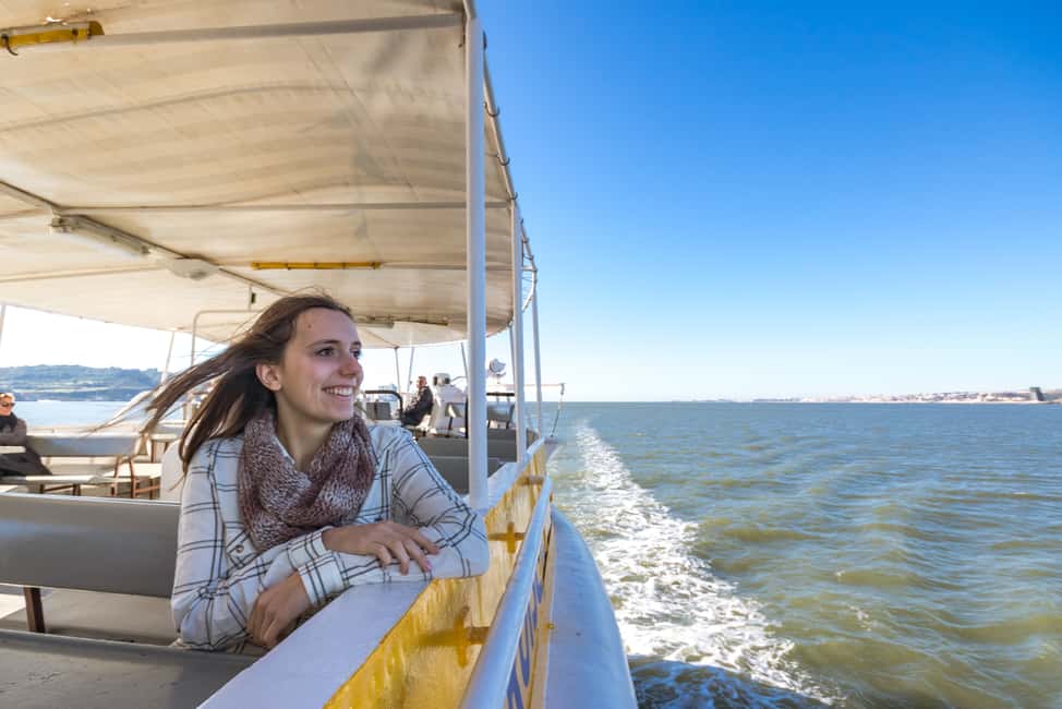 imagem n.7 de Lisboa: Passeio de Barco Amarelo no Rio Tejo atividade em Lisboa, carregada pelo fornecedor